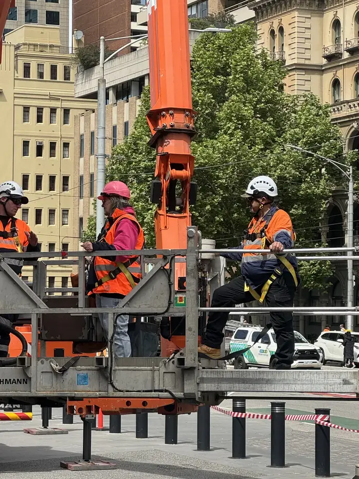 TN Stone and High Access Group light works at Parliament