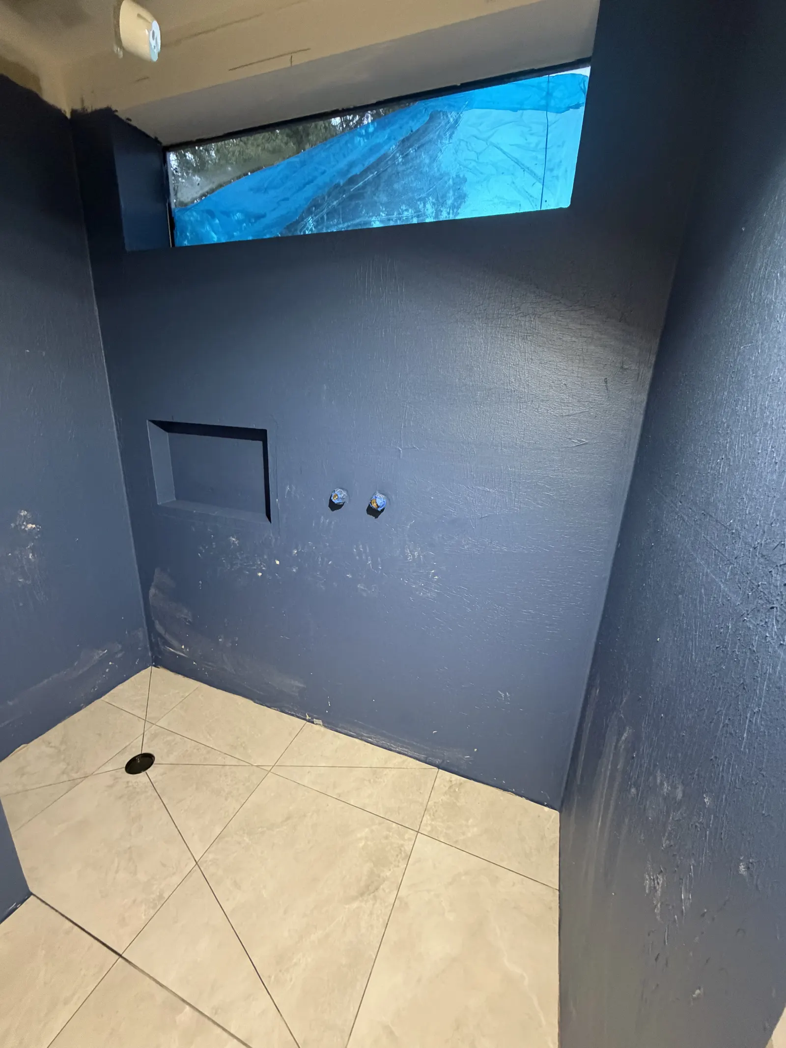 Feature niche detail in Mitcham bathroom shower wall